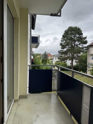 Gemütliche, charmante 2 Zimmer Wohnung mit Balkon