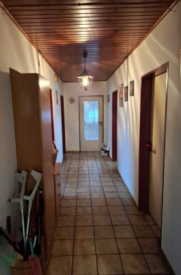 Renovierungsbedürftiges Einfamilienhaus inmitten der Natur. Machen Sie Ihr Traumhaus daraus!