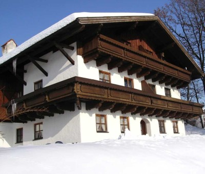 Schöne, barrierefreie, möblierte 2-Zimmer-Ferienwohnung mit Hallenbad, Außenpool und Sauna