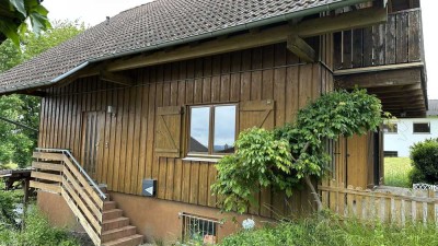 Geräumiges Einfamilienhaus mit wunderschönem großen Garten