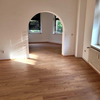 Renovierte 6-Zimmer-Wohnung