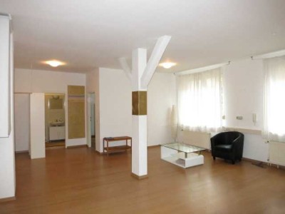 Idyllische, große 1-Zimmerwohnung im Loft-Stil in Karlsruhe-City!