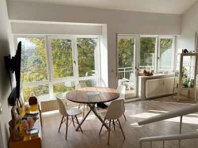 Exklusive 2,5-Zimmer-Maisonette mit Galerie, Süd-West-Balkon - möbliert auf Zeit