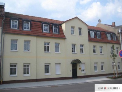 Ruhige Altstadtlage: Helle 3-Zimmer-EG-Wohnung mit Stellplatz und Hofnutzung und EBK*