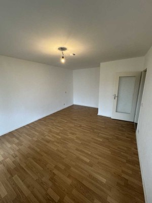 Geschmackvolle 1-Zimmer Wohnung mit Balkon & Einbauküche in Bad Homburg v. d. Höhe