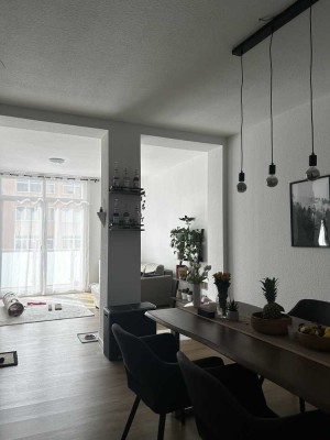 Freundliche und vollständig renovierte 1-Raum-Wohnung mit Balkon und Einbauküche in Wetzlar