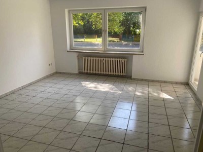 3 Zimmer Erdgeschoss-Wohnung mit Balkon in bester Lage
