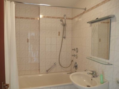 Gepflegtes 1 Zimmer Apartment mit Weitblick Flughafen I Messe