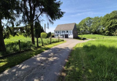 Bauernhaus in idyllischer Lage im Düsseldorfer Umland