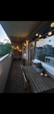 Gepflegte teilmöblierte 2-Zimmer-Wohnung mit Balkon und EBK in München-Freimann