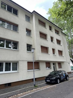 Modernisierte 2-Raum-Wohnung mit Einbauküche in Mannheim