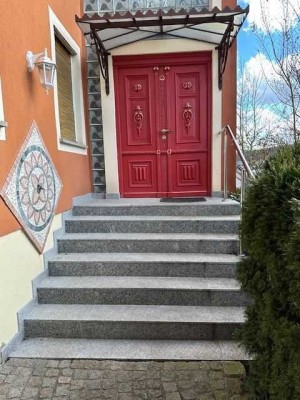 Luxuriöses Mehrfamilien-Landhaus - 355 m², 3 WE´s, umfangreich modernisiert, Schwimmteich!