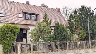 Schönes 1.578 m² Grundstück mit alter Doppelhaushälfte