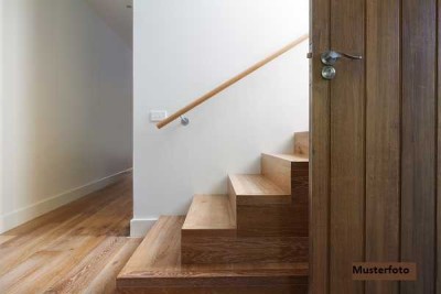 Wohnung im offenen Souterrain nebst Stellplatz