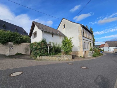 Geräumiges 1–2-Familienhaus (260 m²) inkl. Balkon, Werkstatt, Partyraum, Garage & Stellplatz