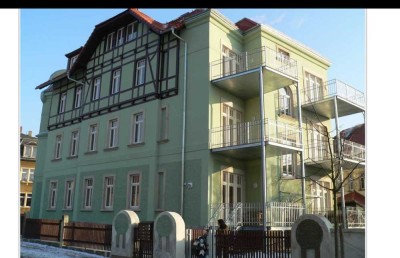 Wunderschöne 5 Zimmerwohnung in historischer Villa