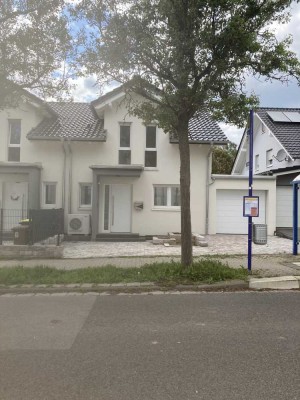 4-Zimmer-Doppelhaushälfte mit gehobener Innenausstattung und EBK in Winzenheim