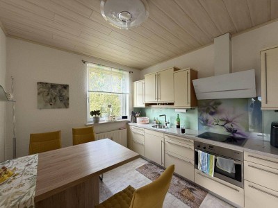 Helle Eigentumswohnung mit hochwertiger Ausstattung, südseitige Loggia, Garage