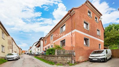 Zweifamilienhaus mit viel Platz und Gestaltungsfreiheit in ruhiger Lage