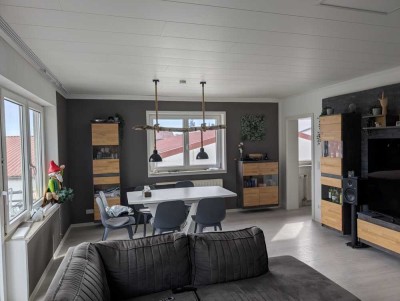 Wohnen am Ortsrand: Charmante 3-Zimmer-Wohnung (90m²) mit Hausmeisterservice