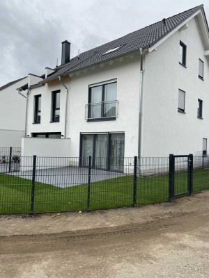 Schönes Haus mit fünf Zimmern in Köln, Brück