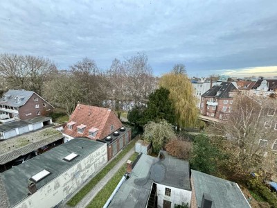 Modernisierte Dachgeschosswohnung mit viel Platz in ruhiger Wohnlage  (RÖMBKE IMMOBILIEN KG)