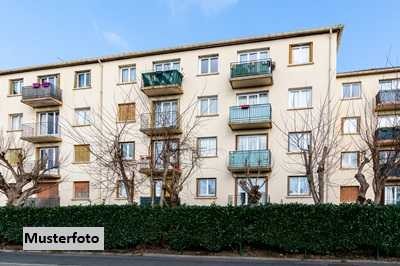 Kapitalanlage + Achtfamilienhaus nebst Doppelgarage +