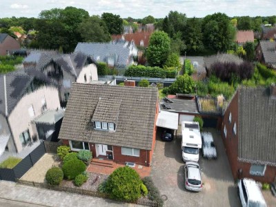 Einfamilienhaus mit großem Süd-Grundstück und Doppelgarage