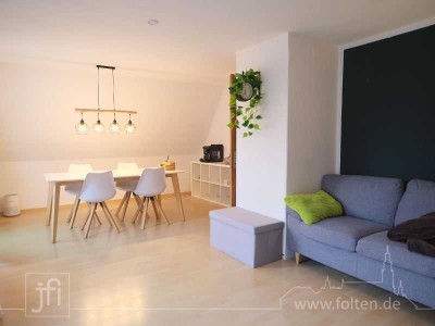 Oberwohnung mit großem Balkon und Garten