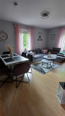 Schöne und modernisierte 4-Raum-Wohnung in zentraler Lage