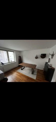 Offene zwei Zimmerwohnung in der Innenstadt