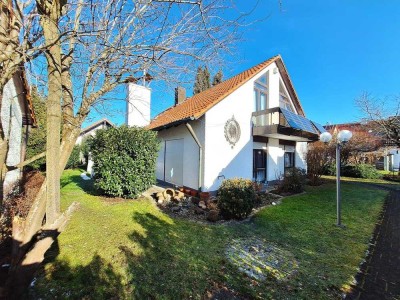 **Großzügiges Einfamilienhaus mit EBK, Garten und Doppelgarage in bester Wohnlage Neufahrn (S1)**