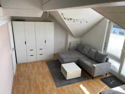 Lichtdurchflutete möblierte Maisonette-Wohnung