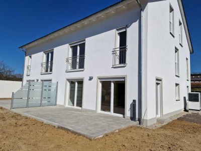 Sonnige Neubau Doppelhaushälfte in Altenmünster