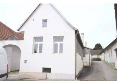 Typisches Weinviertler Dorfhaus sanierungsbedürftig mit viel Charme und Innenhofidylle