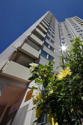 Für Senioren! 2-Zimmer mit Tageslichtbad und Balkon!