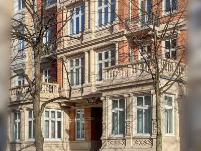 Solide Kapitalanlage unter Denkmalschutz: 2-Zimmer-Wohnung im Hochparterre in Hamburg in Alsternähe
