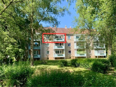Schöne renovierte 3-Zi.-Wohnung mit EBK, Balkon im Grünen
