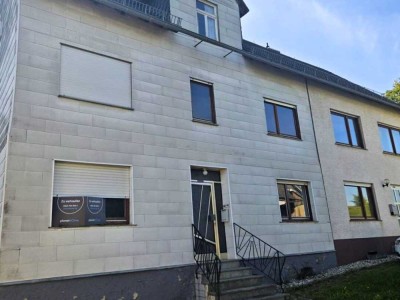 Zwei großzügige Doppelhaushälften zu einem Preis in Hausbay