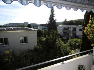 Wohnen im Grünen, gepflegte 2-Zimmer-Wohnung mit Balkon und Einbauküche auf der Wanne