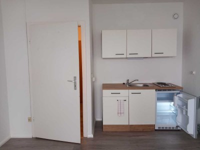 Student Nachmitter für 1-Zimmer-Wohnung in Home & Co Halle Neustadt Gesucht