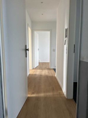 Frisch renovierte 3-Zimmer-Wohnung mit Einbauküche und Tageslichtbad