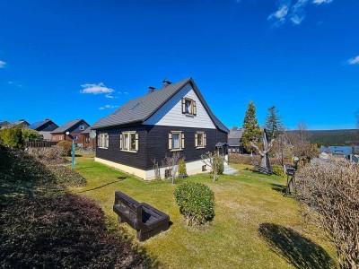 Einfamilienhaus in ruhiger Lage von Johanngeorgenstadt mit Werkstatt, Veranda, Garage und Carport