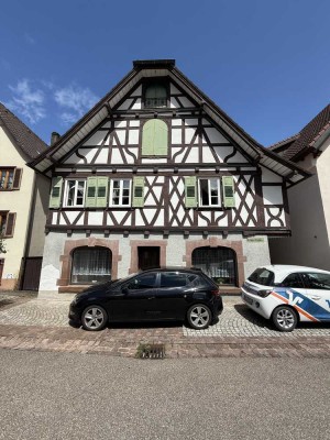 Freistehendes Einfamilienhaus mit Blick auf die Kinzig in der Altstadt von Schiltach