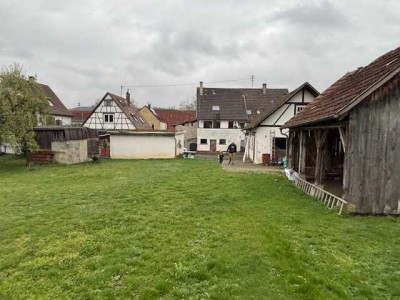 Gebäude mit 3 Bauplätzen in bester Ortskernlage in Nehren