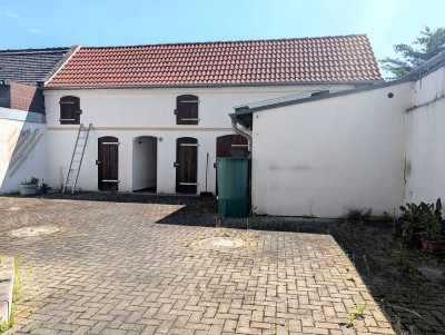 Viel Potenzial: Klinkerhaus mit PV-Anlage, Renovierung & Ausbauoption