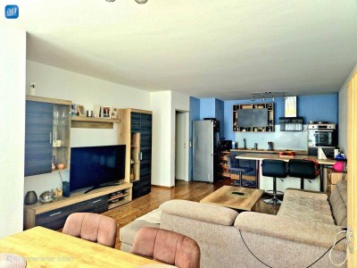 Helle, zentrale 2-Zimmer-Wohnung mit Loggia und Tiefgaragenplatz in Herrnau