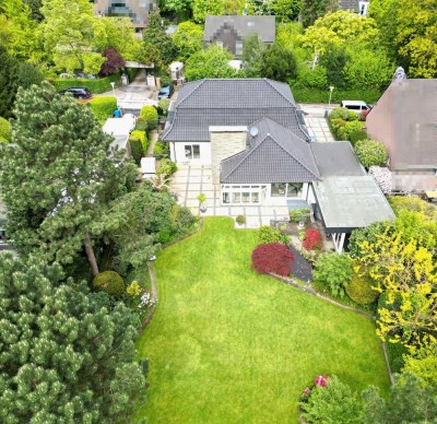 Modernisierte Villa in Krefeld-Forstwald mit Parkgrundstück