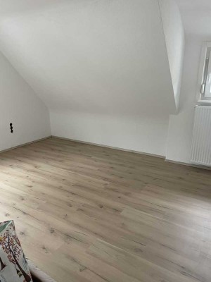 Attraktive 3,5-Zimmer Wohnung in Calmbach (+Stauraum im ausgebauten Dachboden)