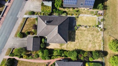 Bungalow mit zusätzlichem Baugrundstück in Lehrte/ Hämelerwald